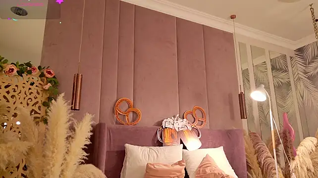 Marie_Diaze live cam on StripChat