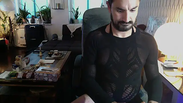 tomz0819