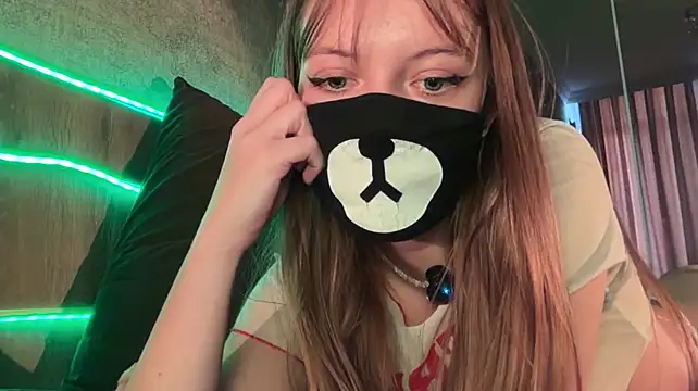 Your_Little_Bear live sex cam