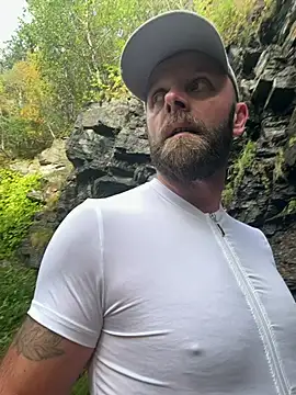 mrmoi1234 (Ask my age) - Go to gas station in wet clothes