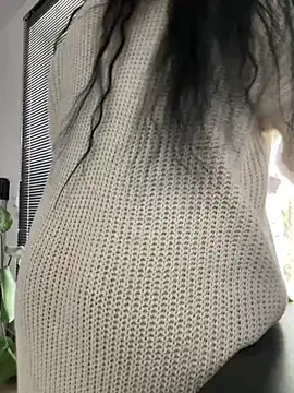 milana_uk's live room