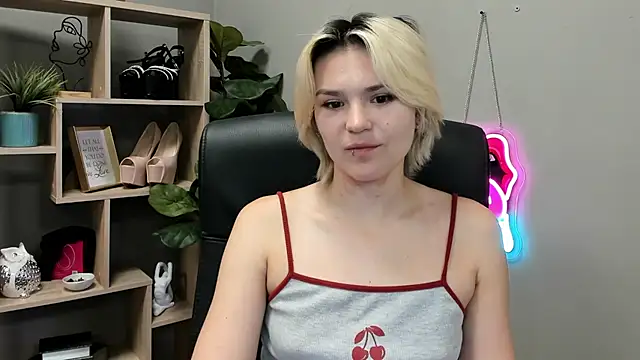 SweetLilyxo live cam on StripChat