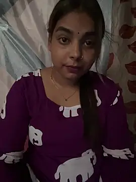 Aayra_Joshi live cam on StripChat