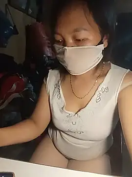 Hiha-nn live cam on StripChat
