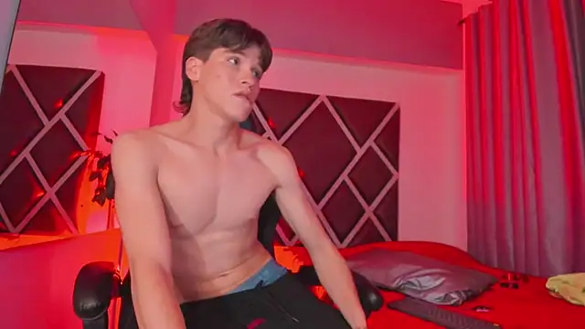 axel_royce (M young) - Help me remove my pants.....🔥🥵👿