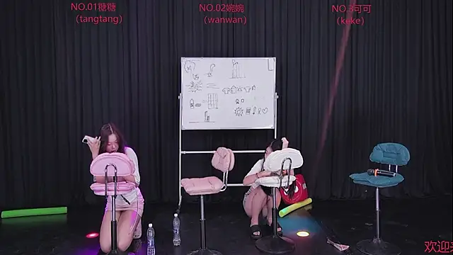 Wanwan-008 live cam on StripChat