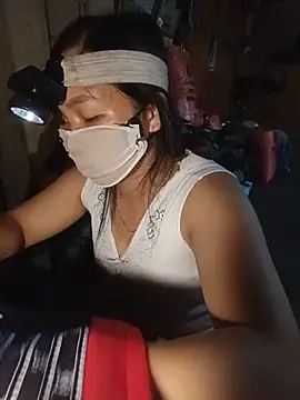 Hiha-nn live cam on StripChat