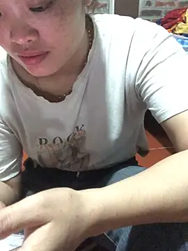 newbaby1 live cam on StripChat