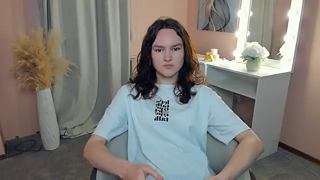 ElzaStrohm live cam on StripChat