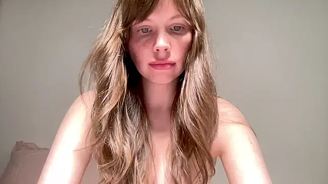 Nikki_Mimimi live cam on StripChat