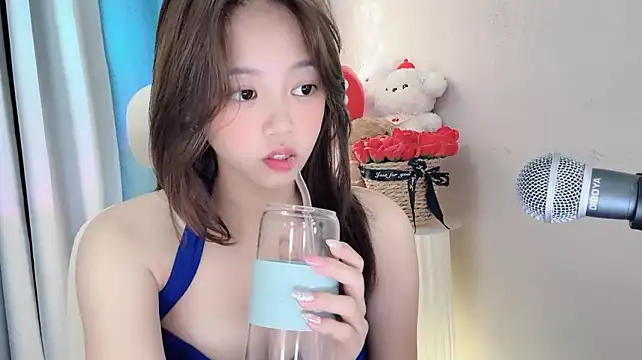 Xiaoxue689 live cam on StripChat