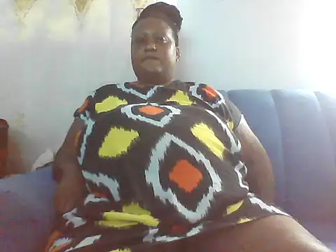 fat_ebonyqueen live cam on StripChat