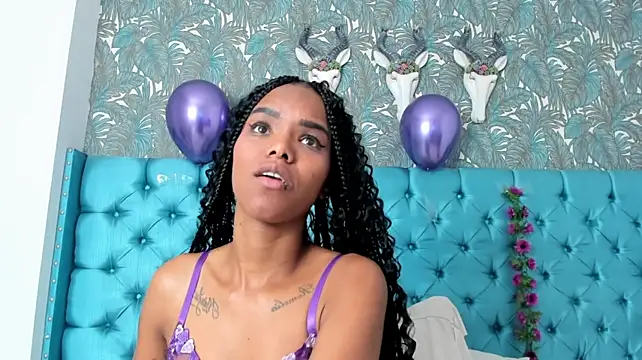 AriiMonroee live cam on StripChat