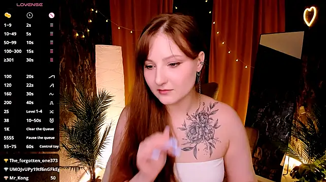 velvet_cherry_ live cam on StripChat