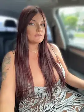 jessycaflame (F milf) - DP spit on boobs