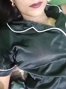 Hot-Nisha01
