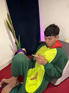 Lion_Boy18 live sex cam