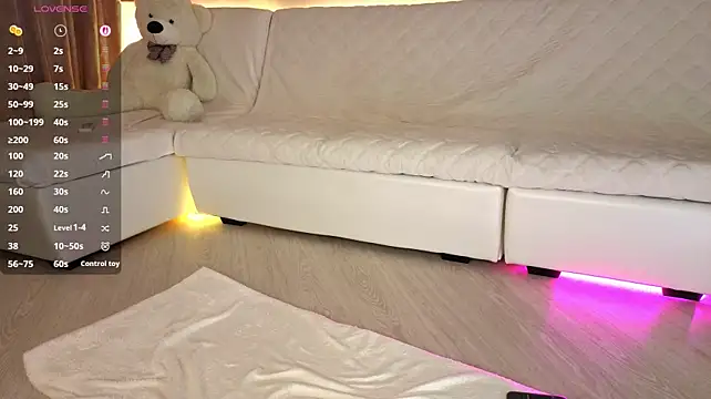 Ellijoys live cam on StripChat