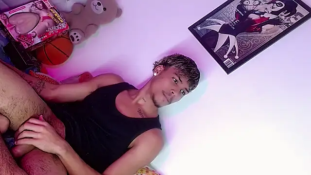 Angel_foxc13 live cam on StripChat