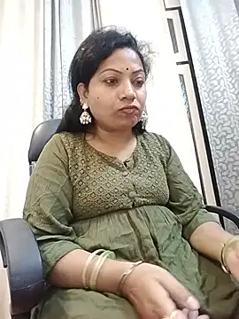 Cute-Janvi20 live cam on StripChat