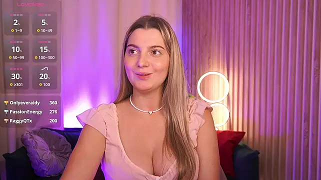 LucreciaStorm live cam on StripChat