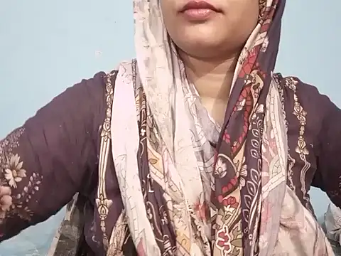 Adhiti_1 live cam on StripChat