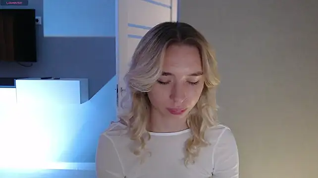 Emily_Hartt live cam on StripChat