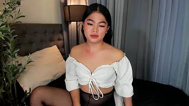 AsianHugecockAnna live cam on StripChat