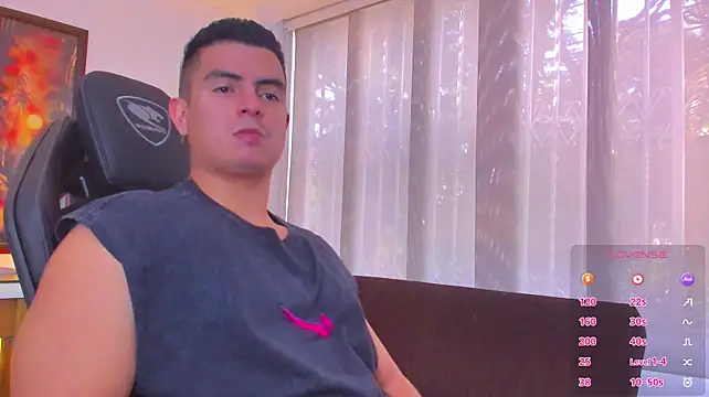 RJBarto live cam on StripChat