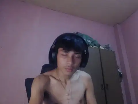 kyoshi_19 (M twink) - Fash dick 25 token, cum in public