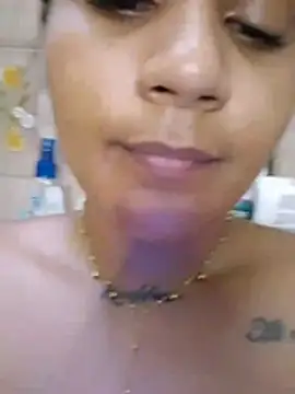 zoe_renata (F young) - Inside toy in pussy