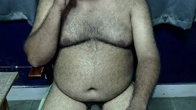 hairysubcub_70 (Ask my age) - Welcome To Daddy's Room. Make Daddy Cum.