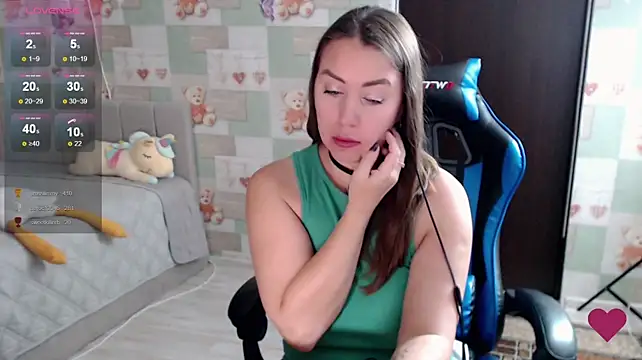 korolek12 (F milf) - dildo in the pussy