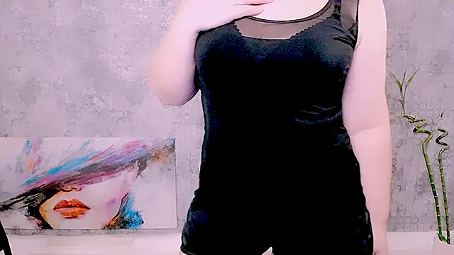 djullia (F milf) - show ass in panties