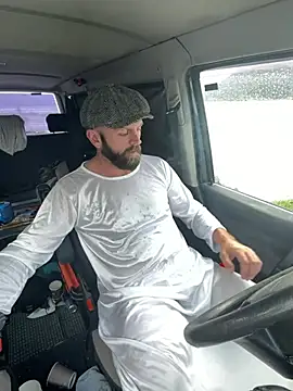 mrmoi1234 (Ask my age) - Go to gas station in wet clothes