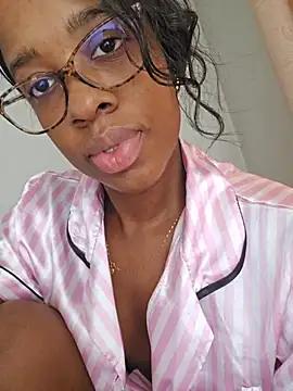 Im_Camila__ live cam on StripChat