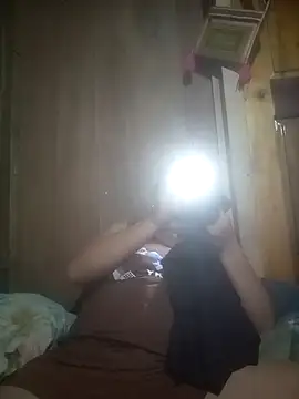 LINAKUTE10 live cam on StripChat