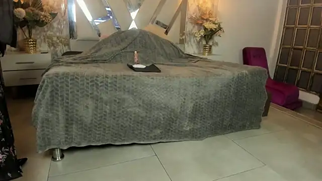 Mysterius_Woman live cam on StripChat