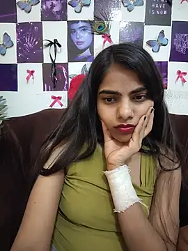 Alisha_Babyy live cam on StripChat