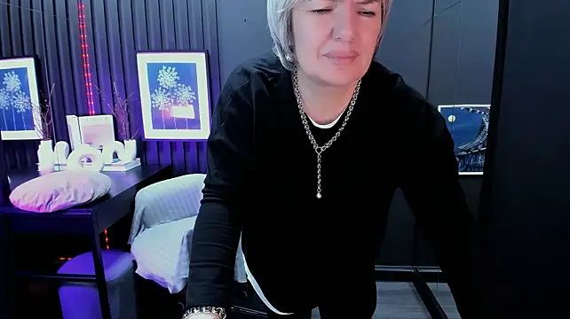 CarmenSoft live cam on StripChat