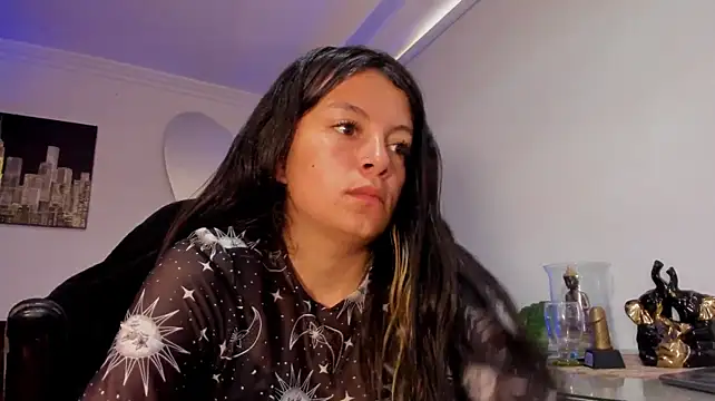 Meghan320 live cam on StripChat