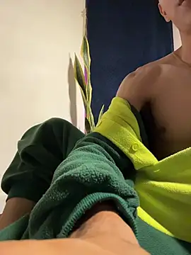Lion_Boy18 live cam on StripChat