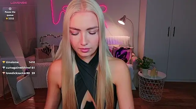 TessaGrays live cam on StripChat
