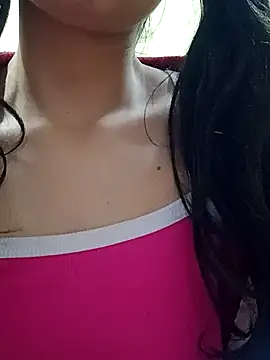 molymeneses live cam on StripChat