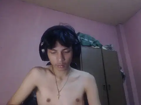 kyoshi_19 (M twink) - Fash dick 25 token, cum in public