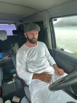 mrmoi1234 (Ask my age) - Go to gas station in wet clothes