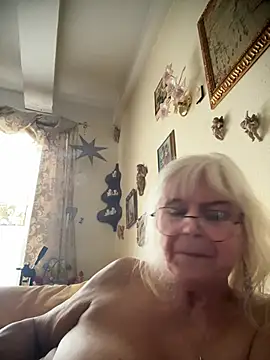 HotGrandma70