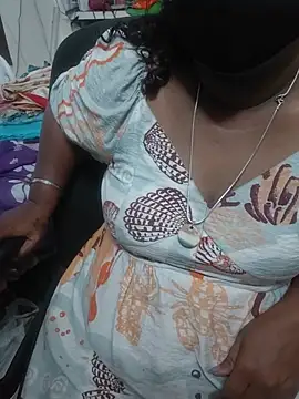 Tamil_Kavitha10 live cam on StripChat