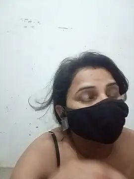 sweety-girll live cam on StripChat