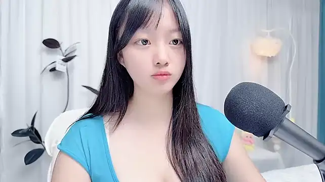 Winnie666999 live cam on StripChat